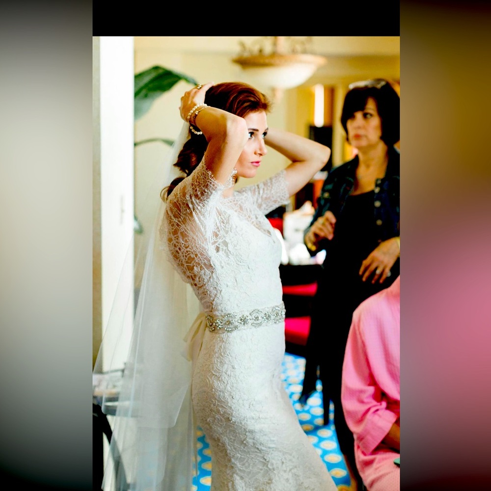 Vera Wang simple two-tiered wedding veil